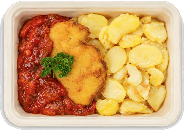 Menüschale mit paniertem Hähnchen, Tomatensauce und Kartoffelscheiben